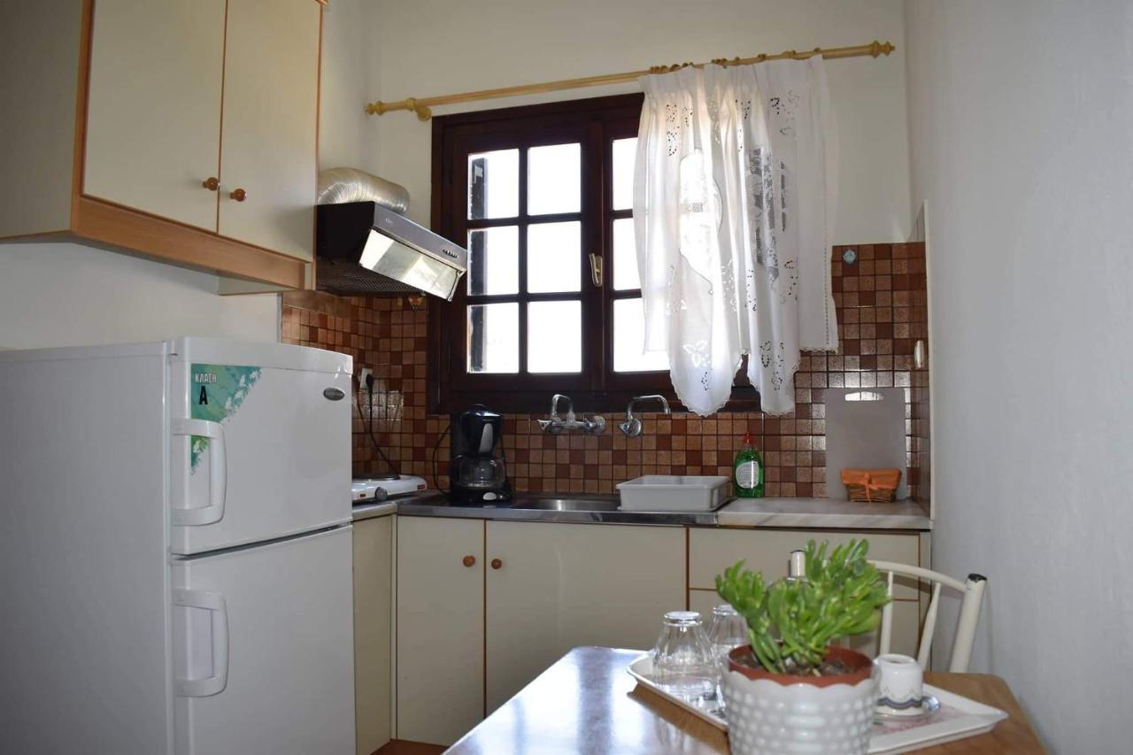 Iliotropio Studios Loutra Edipsou  Luaran gambar