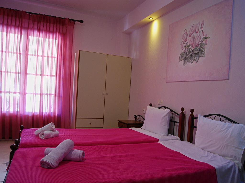 Iliotropio Studios Loutra Edipsou  Luaran gambar